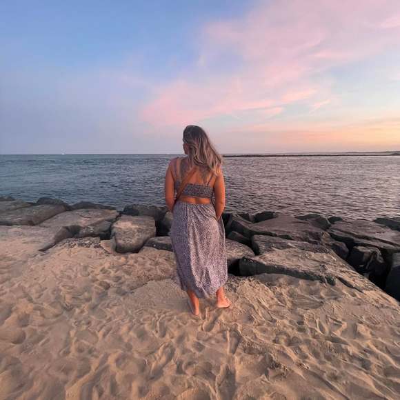 Meet your Posher, Holly - Picture 1 of 1